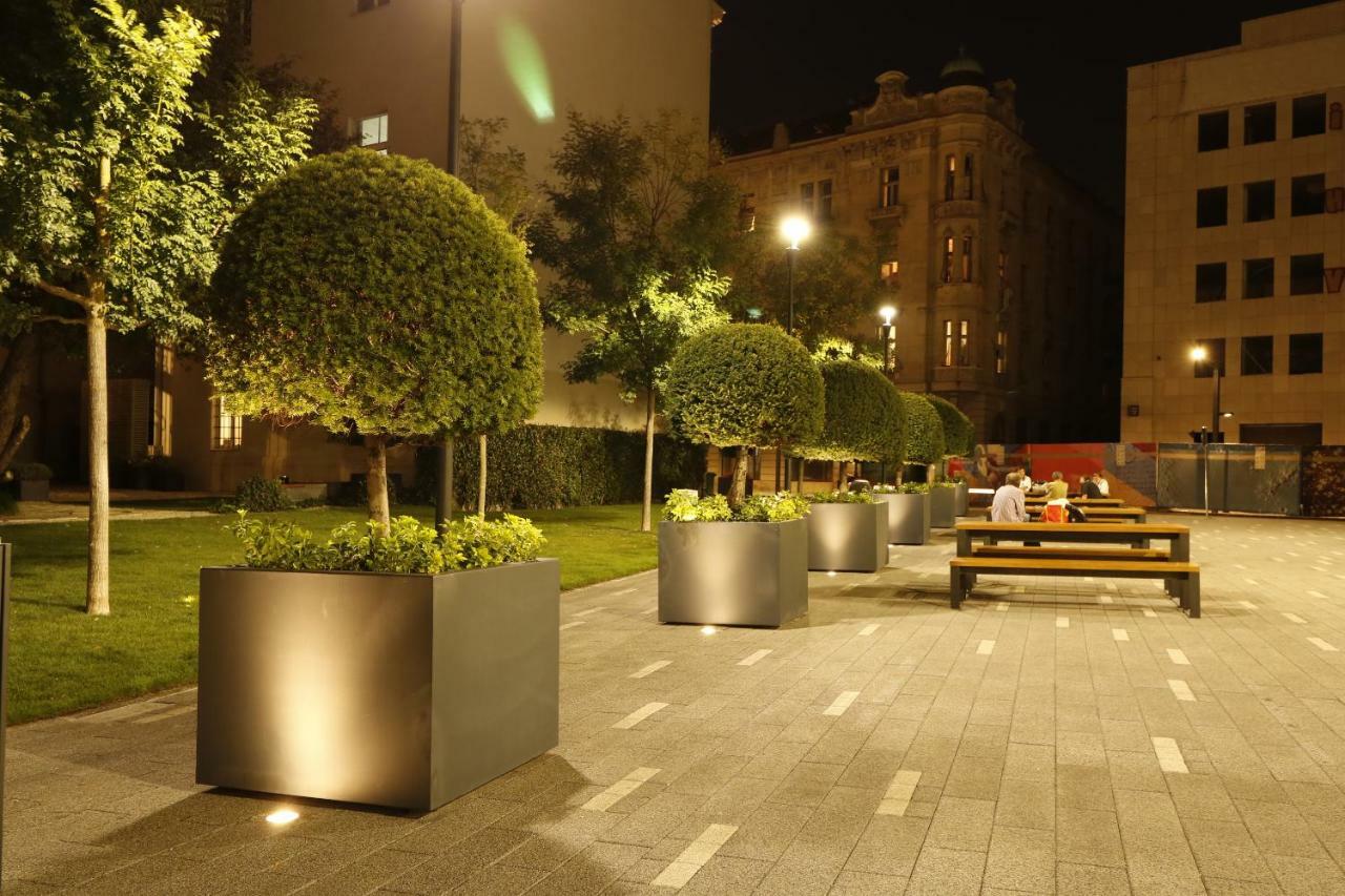 Iva City Center Belgrado Buitenkant foto