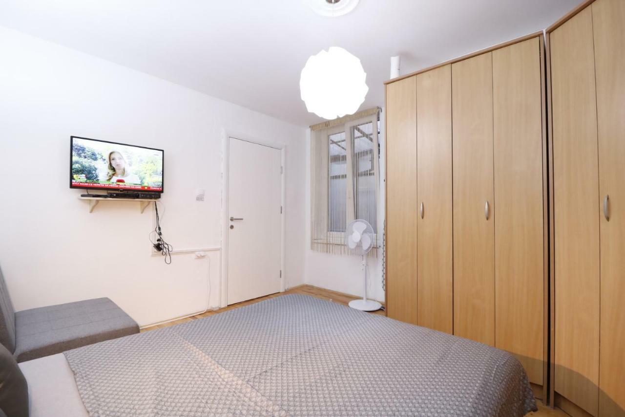 Iva City Center Belgrado Buitenkant foto